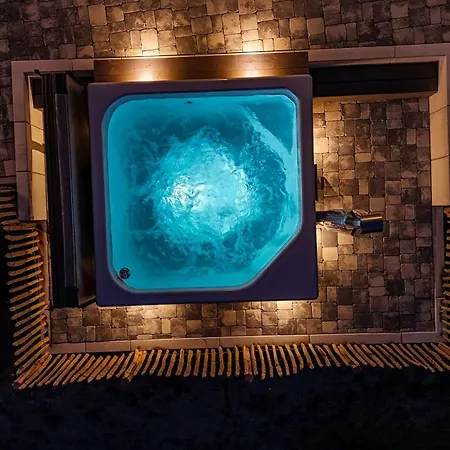 Ottenhoefen - Sauna | Hot Tub בית נופש